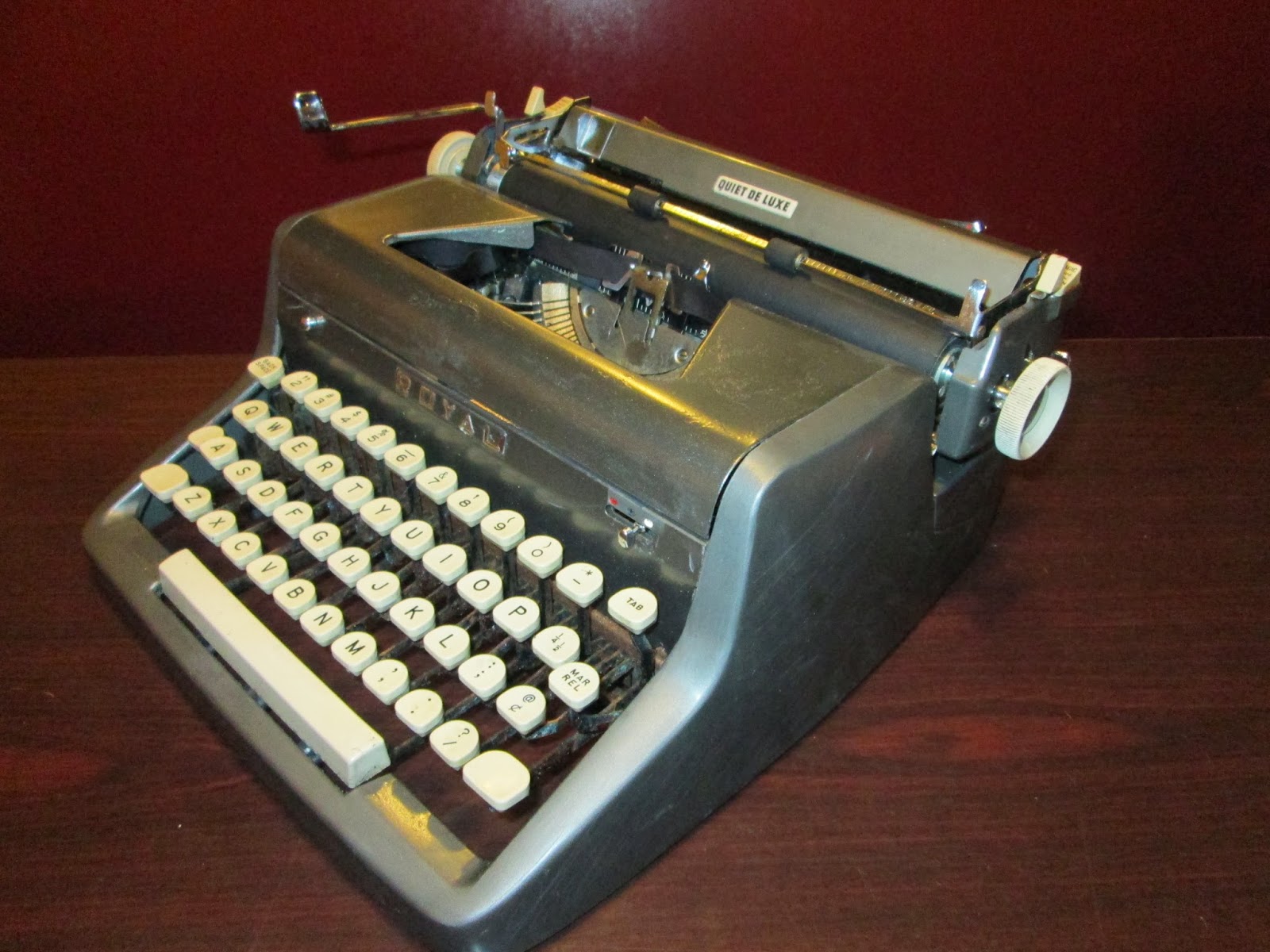 Royal Quiet De Luxe
